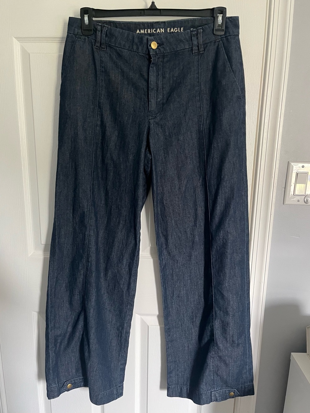 American Eagle Outfitters Women’s Wide Leg Low Rise Trouser Jean